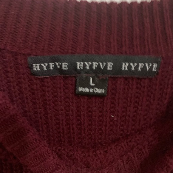 Red sweater - Picture 2 of 3